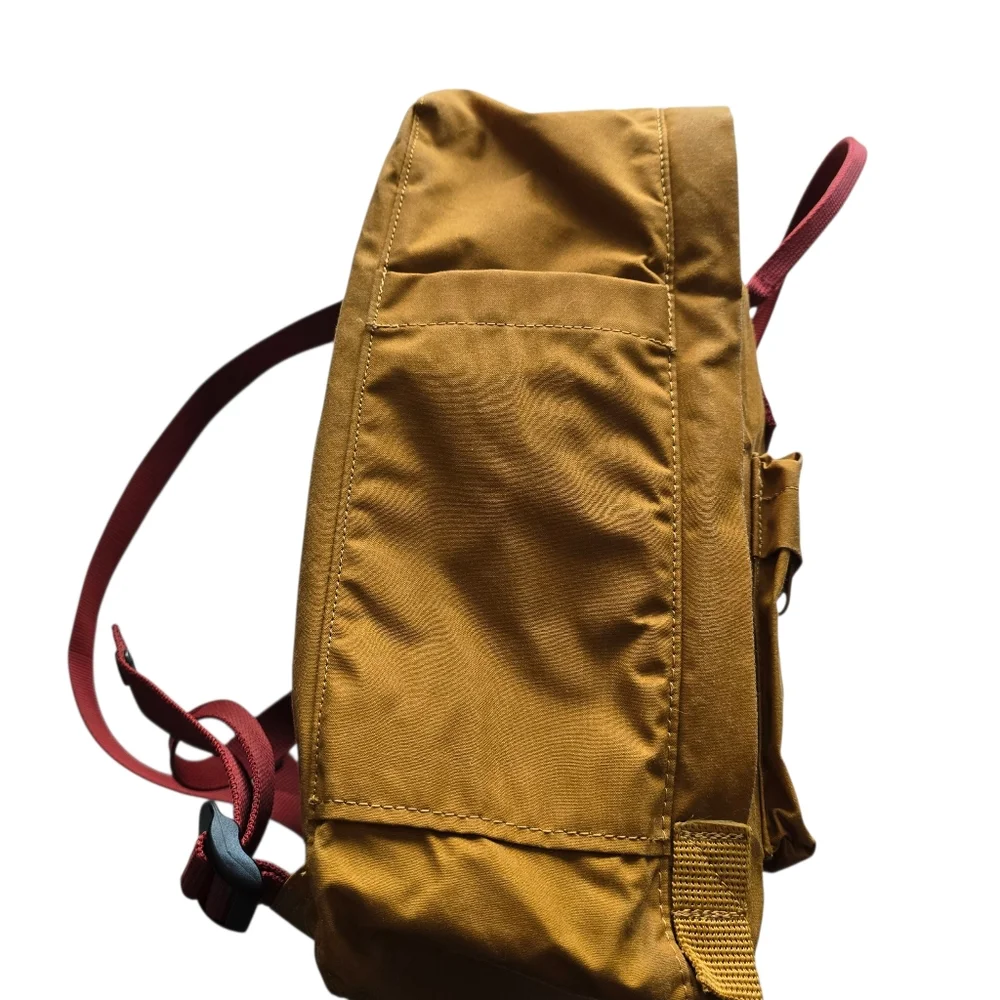Fjallraven | Kanken Classic Backpack for Everyday | Acorn/Ox Red - Picture 5 of 14